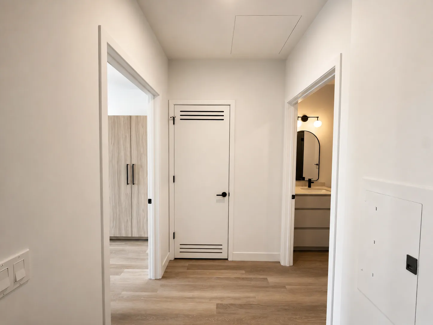 Living area in PH Medium 1BR - Unit 2803, Unit 2803 at Stead 220, Fulton Market
