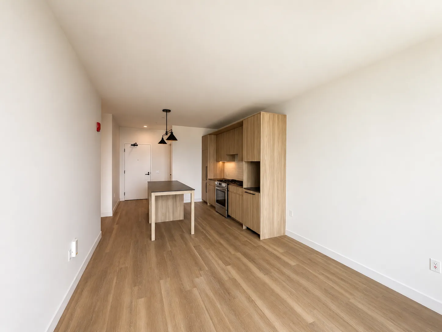 Living area in PH Medium 1BR - Unit 2803, Unit 2803 at Stead 220, Fulton Market