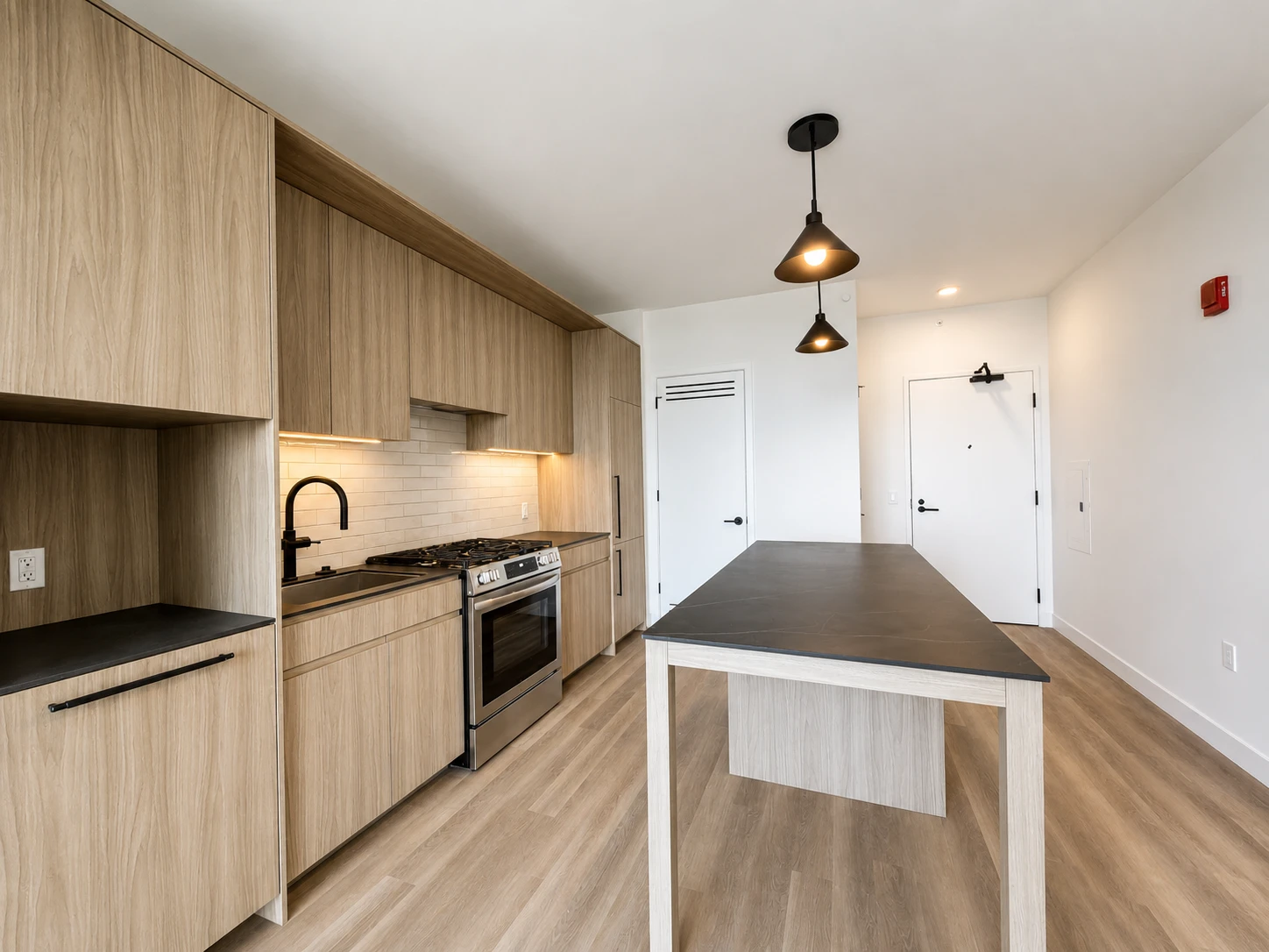 Living area in Medium 1BR - Unit 03, Unit 3 at Stead 220, Fulton Market