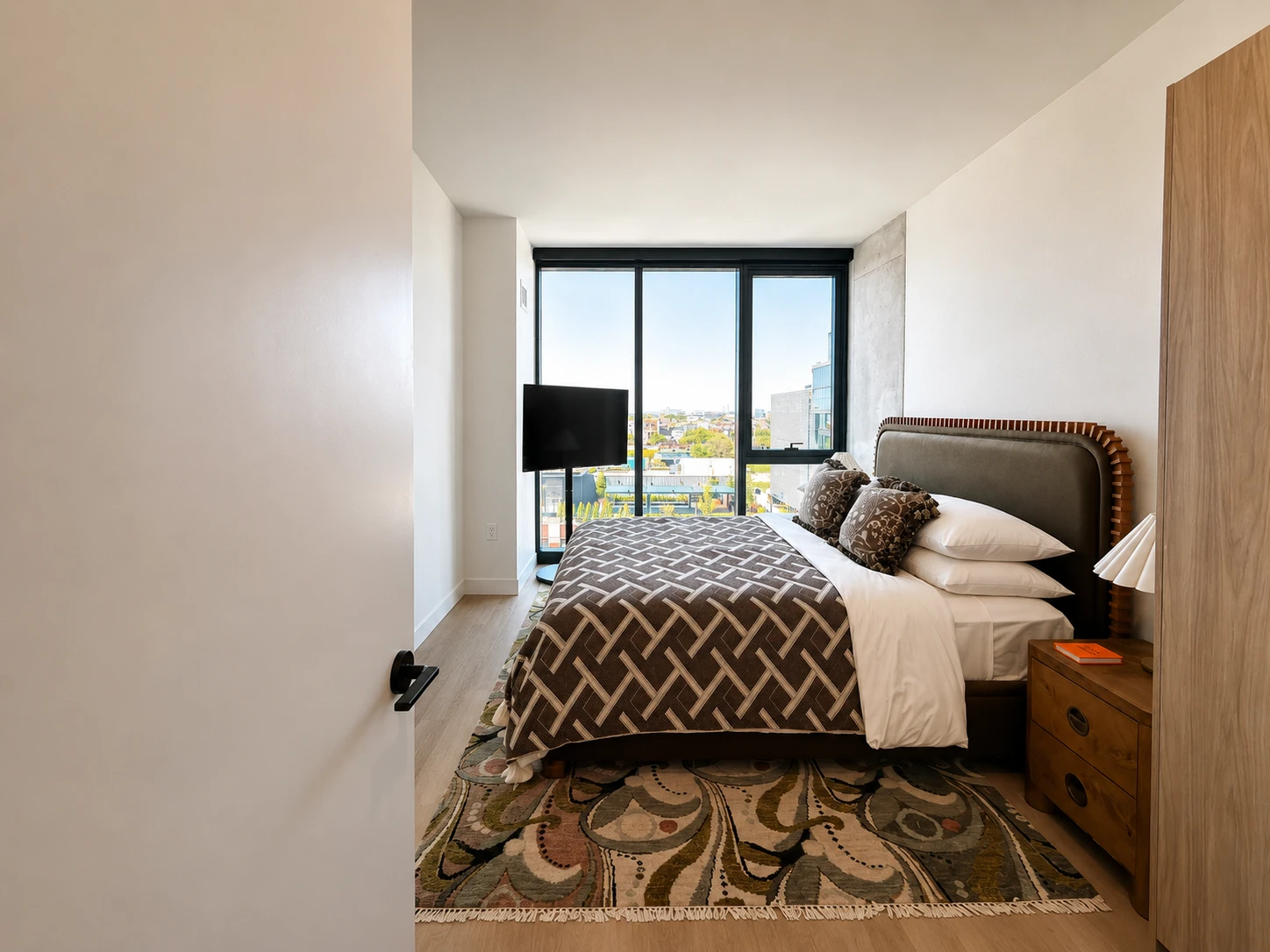 Living area in Medium 1BR - Unit 04, Unit 4 at Stead 220, Fulton Market