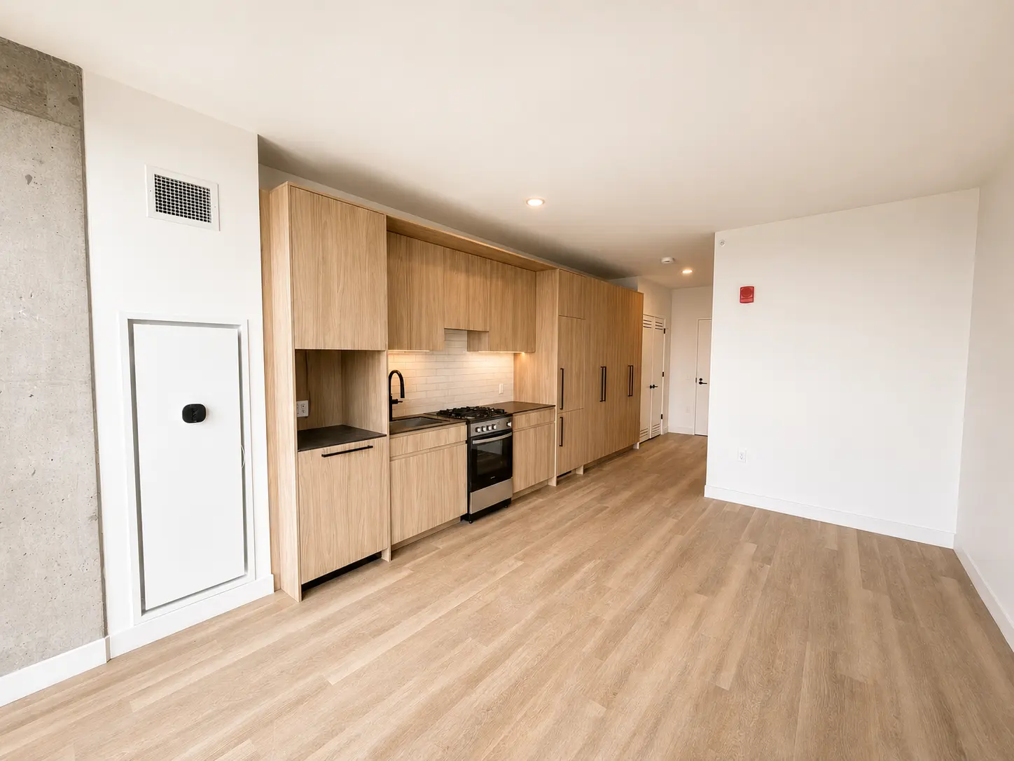 Living area in Medium Studio - Unit 05, Unit 5 at Stead 220, Fulton Market